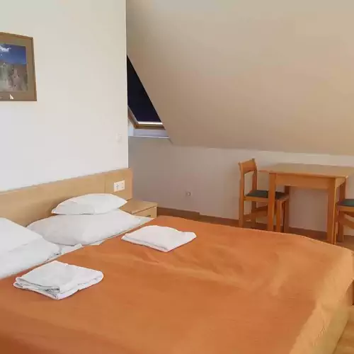 Lilla Wellness Apartman Zalakaro