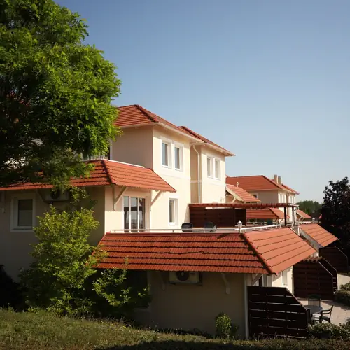 Park utca, &eacute;p&uuml;letek