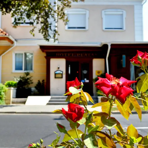 Hotel bej&aacute;rata