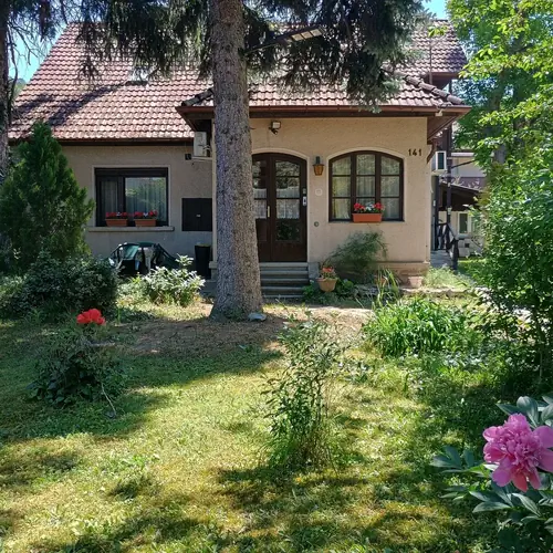 Apartman szemből