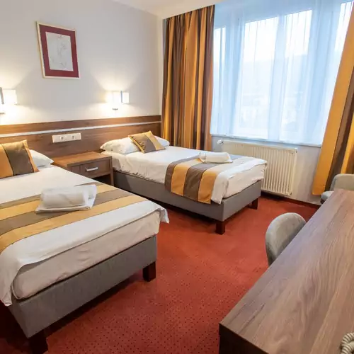 Hotel Árpád Tatabánya 007 kép