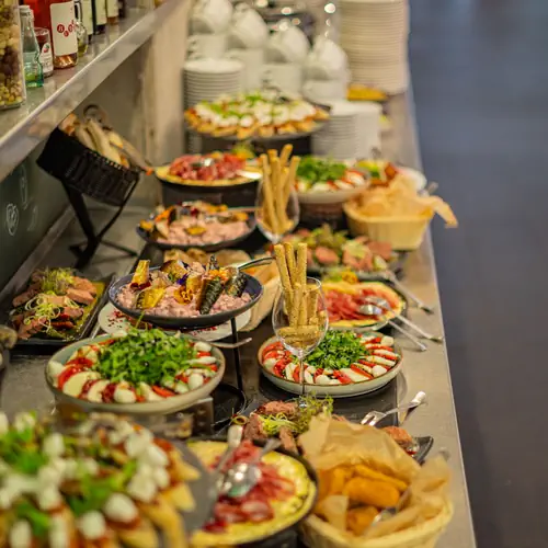 B&uuml;f&eacute;vacsora