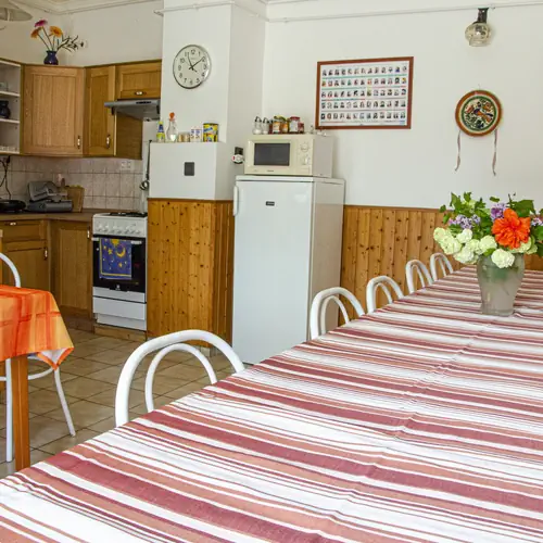 Nagy &eacute;tkező ak&aacute;r 15 fős t&aacute;rsas&aacute;gok kiszolg&aacute;l&aacute;s&aacute;ra is alkalmas