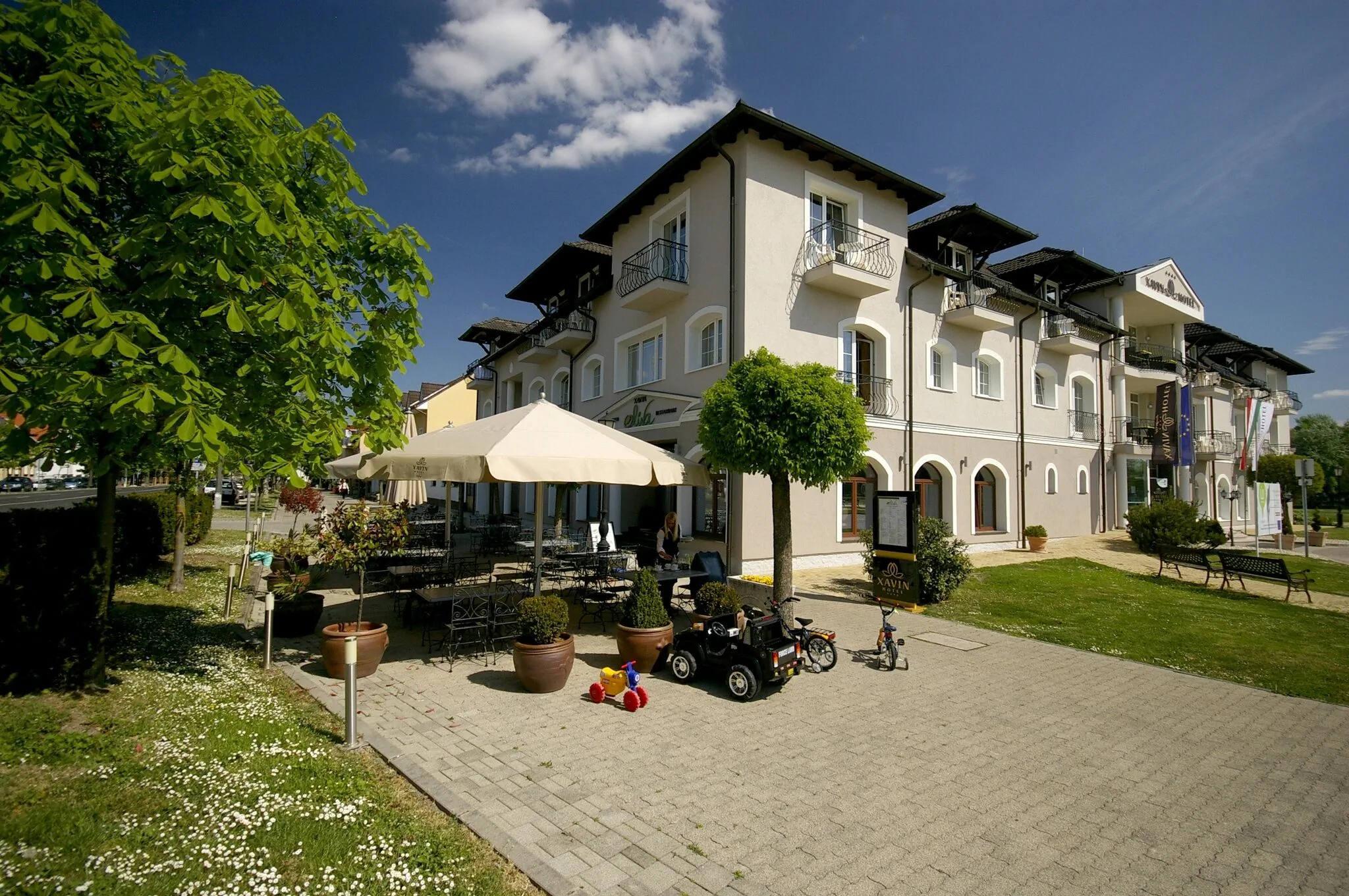 Sz&aacute;lloda- k&uuml;lső