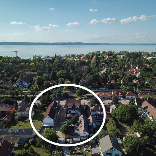 pár percre gyalog a balatontól