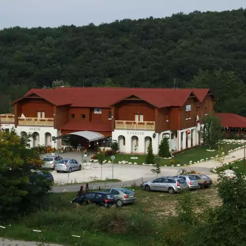 Pollushof Panzió és Étterem Csolnok 001 kép