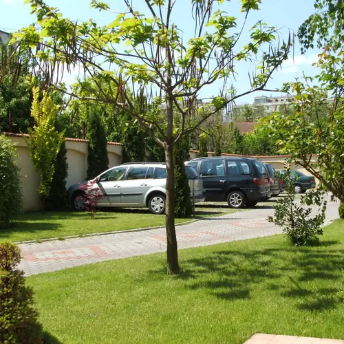 Belső udvari zárt parkoló