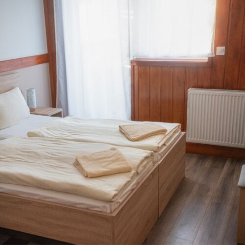 Vadkacsa Étterem Panzió Balatonkenese