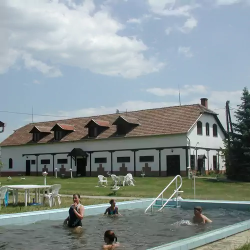 Pintér Tanya Panzió Erdőtelek 002 kép