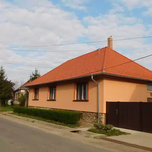 Kápolnás Vendégház Báta 001 kép