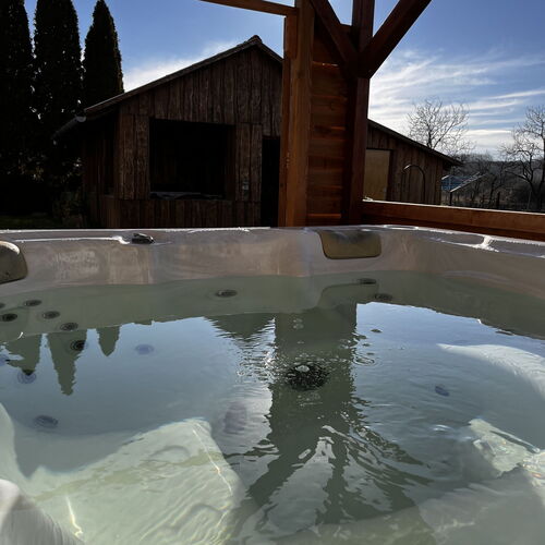 kültéri jakuzzi felár ellenében