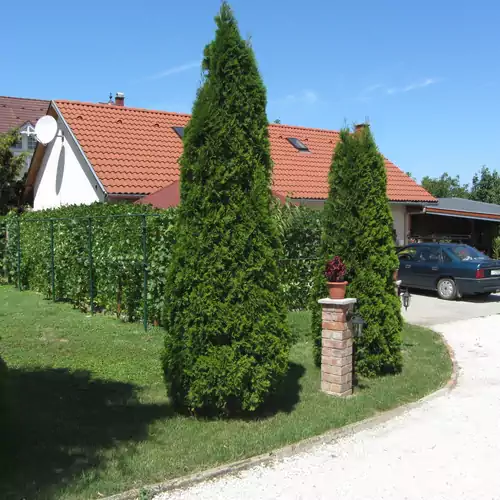 Meni Apartmanház Balatonföldvár 002 kép