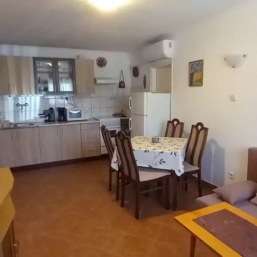 Meni Apartmanház Balatonföldvár 017 kép