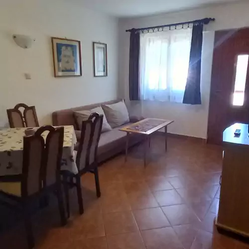 Meni Apartmanház Balatonföldvár 020 kép