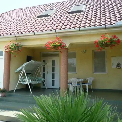 Gyöngyös Apartman Hajdúszoboszló 002 kép