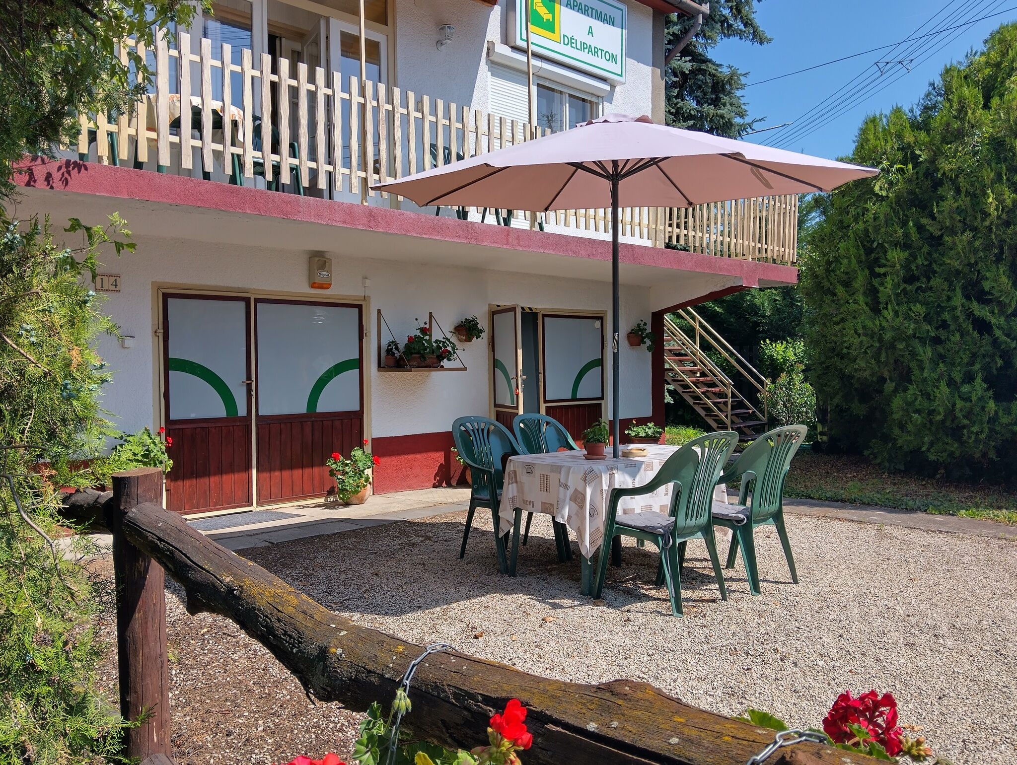 Apartman a Déliparton - Flaszterhostel Szántód