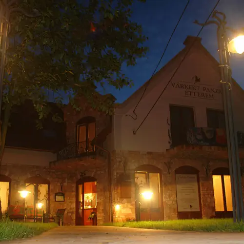 Fő&eacute;p&uuml;let ('A' &eacute;p&uuml;let)