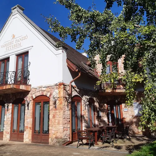 Fő&eacute;p&uuml;let