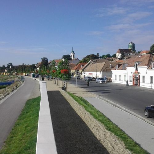 Kilátás a Duna korzóról.