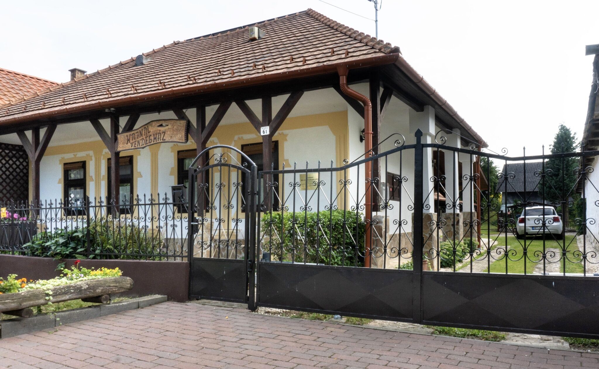 Hajnal Vendégház Kéked