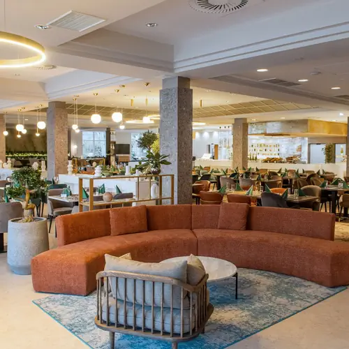 Deluxe szob&aacute;k Vend&eacute;geinek az Olive Garden &Eacute;tteremben biztos&iacute;tunk &eacute;tkez&eacute;st