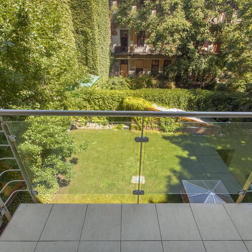 Belső udvar a  teraszról