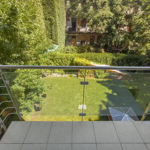 Belső udvar a  teraszr&oacute;l