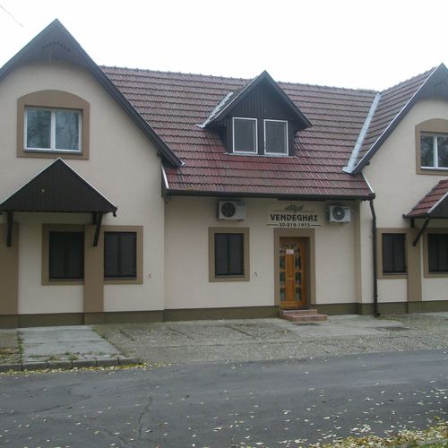 Főbejárat