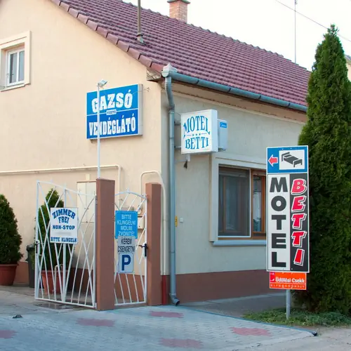 bej&aacute;rat a motelhez