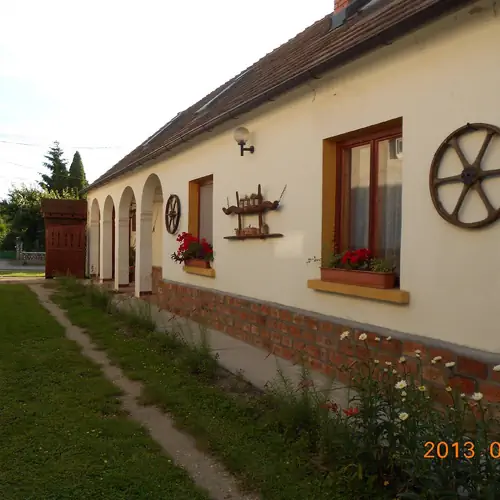 tornácos parasztház