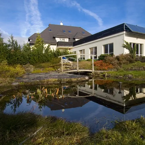 Rezydencja Marjo widok z ogrodu