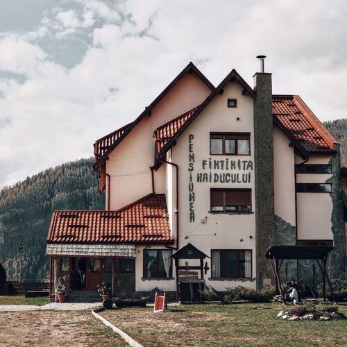 Pensiunea Fântânița Haiducului Ciungetu
