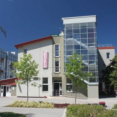 HOTEL DOMINIKA FOTKA BUDOVY