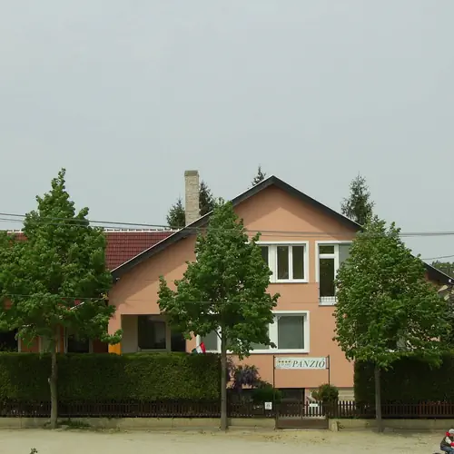 vend&eacute;gh&aacute;z bej&aacute;rata