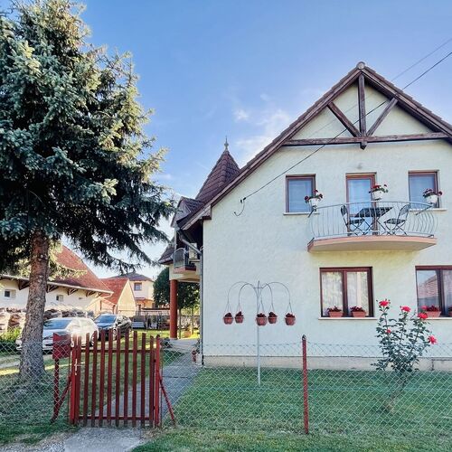 Borostyán Vendégház Balatonkeresztúr