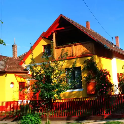 Flóra-Gyöngy Apartmanok Balatonboglár 001 kép