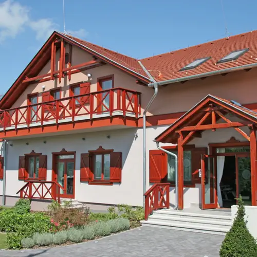 Rendezv&eacute;nyh&aacute;z