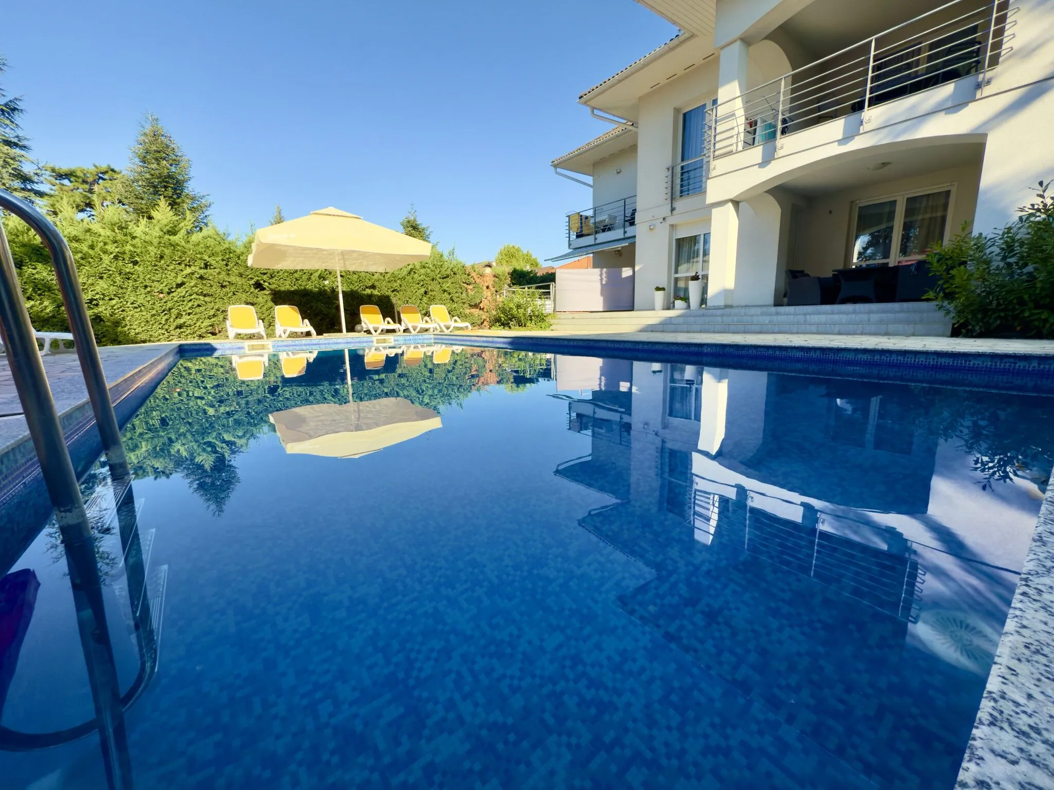 Komáromi Apartmanház Balatonlelle