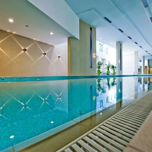 &Uacute;sz&oacute;medence