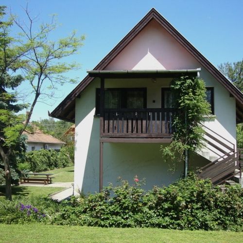 Gyöngyvirág Apartmanház Balatonboglár  4