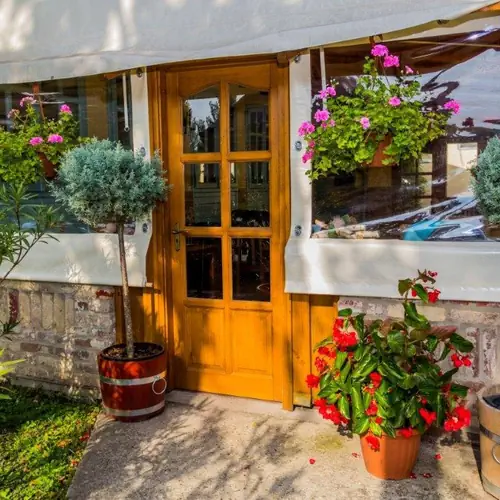 K&eacute;p az &eacute;p&uuml;letről