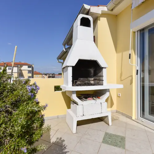 Grill auf der Terrasse