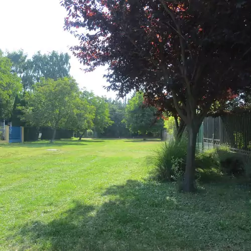 Sárga Villa Balatonkenese 002 kép