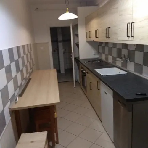 Fel&uacute;j&iacute;tott konyha