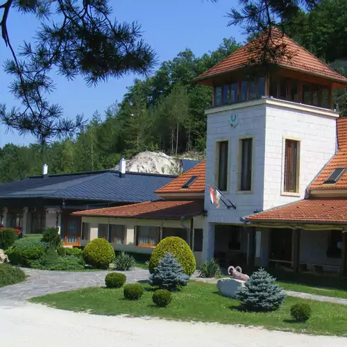 Zempléni Fehér Szikla Turisztikai Központ Füzérkomló
