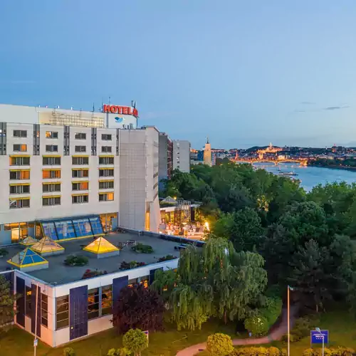 Danubius Hotel Helia Budapest  ****