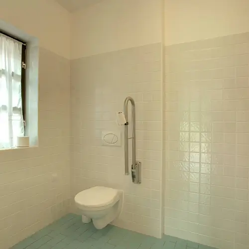 f&uuml;rdőszoba mozg&aacute;ss&eacute;r&uuml;ltek sz&aacute;m&aacute;ra