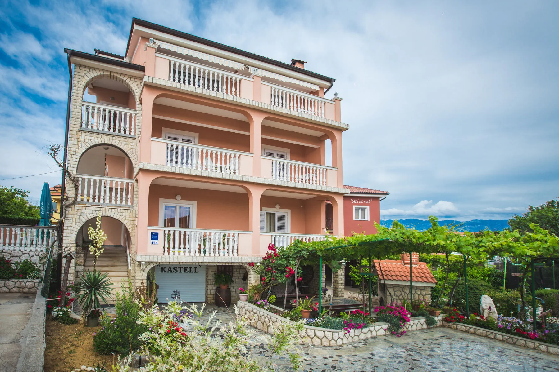  Apartments Kastell Lopar