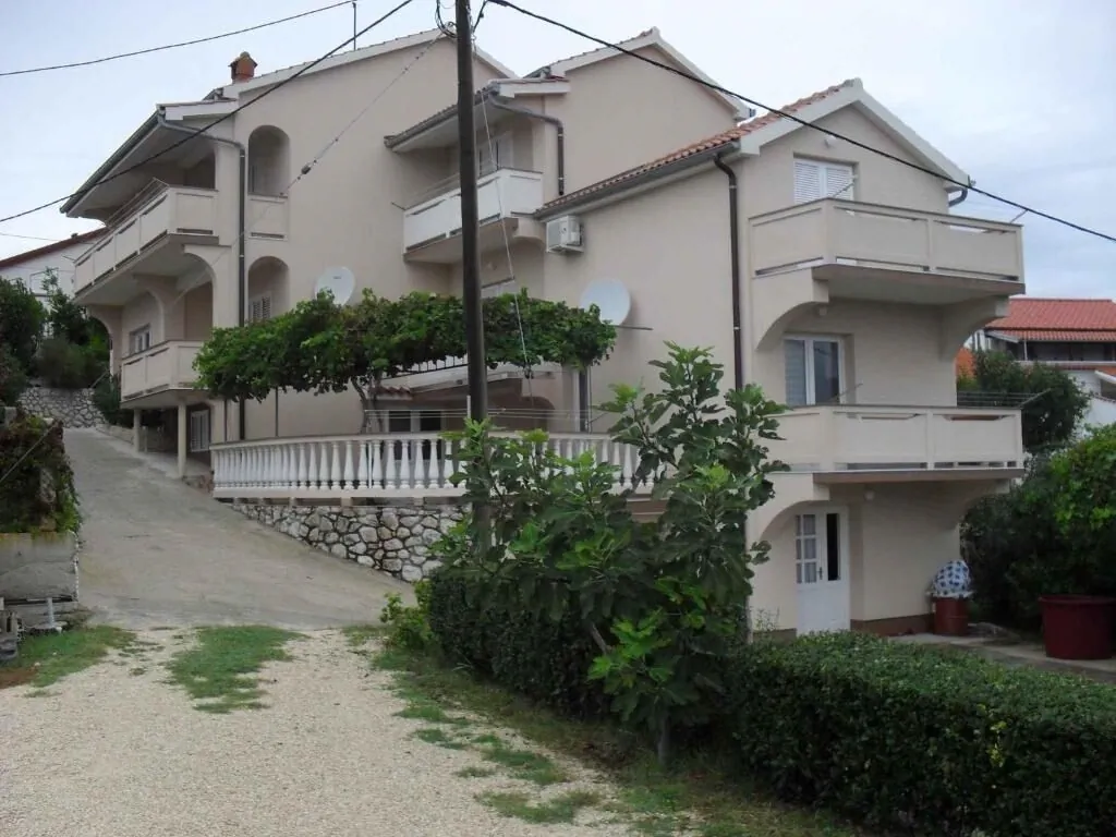 Apartmani Desanka Lopar