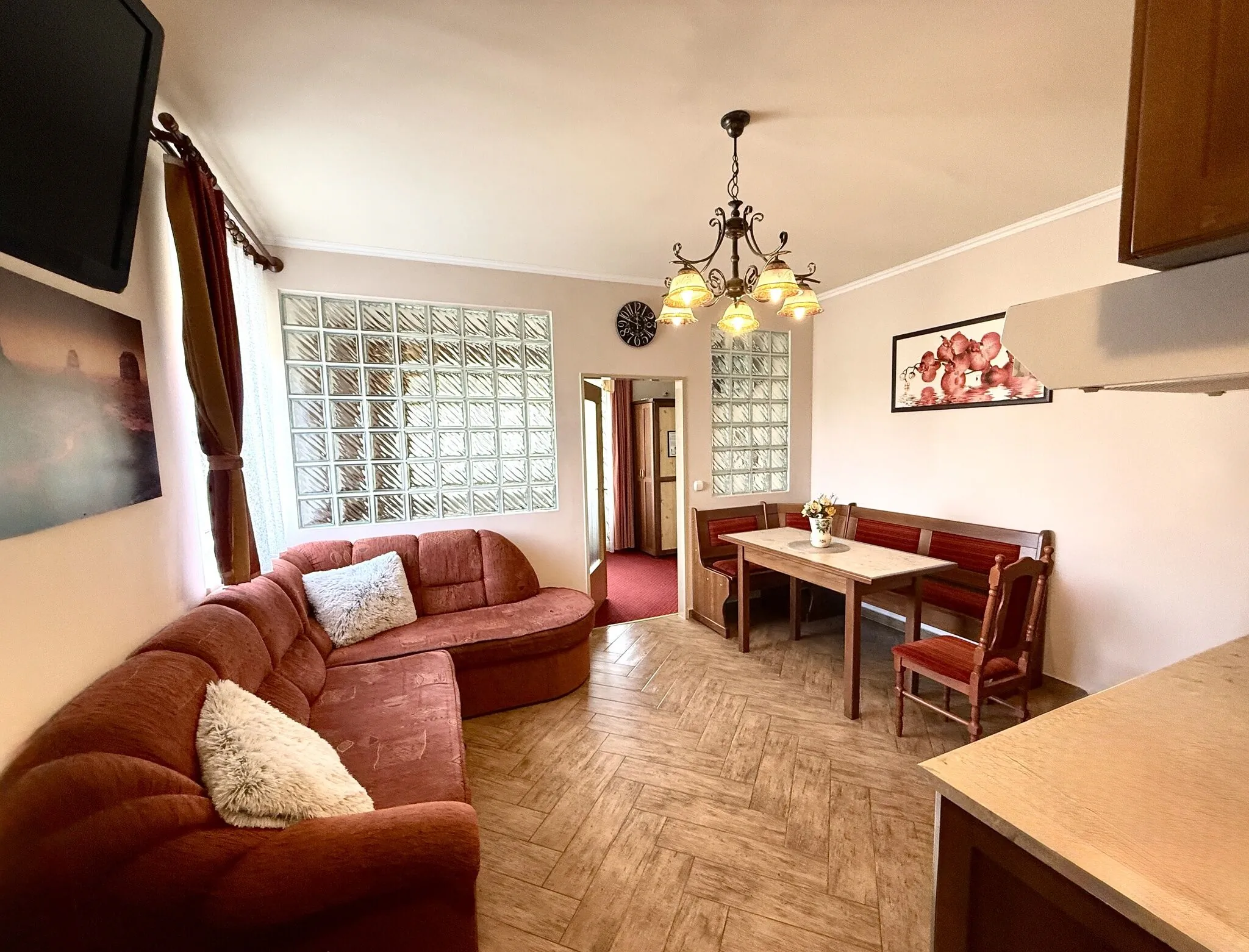 HoldLux Keyless 0–24 Apartmanok Sárvár
